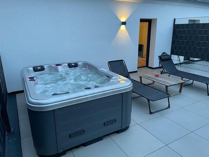 Ferienwohnung für 4 Personen, mit Whirlpool und Balkon - 1