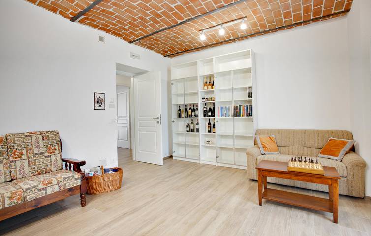 Accogliente appartamento con piscina e giardino a 2,5 km da Castelnuovo Calcea in San Marzano Oliveto, Langhe