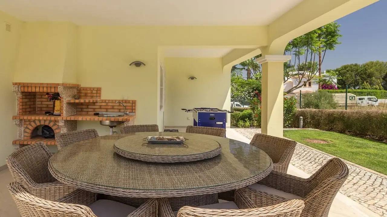 Villa for 10 people with balcony in Montes de Alvor, Alvor