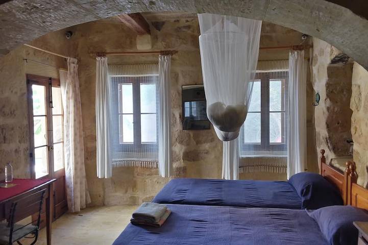 Romantisches Landhaus, 9 Pers., 4 Schlafzimmer, privater Pool, Meerblick, Wifi in Nadur, Gozo