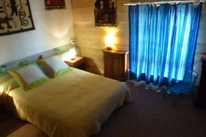 Location de vacances pour 22 personnes, avec terrasse et jardin à Gardonne - 4