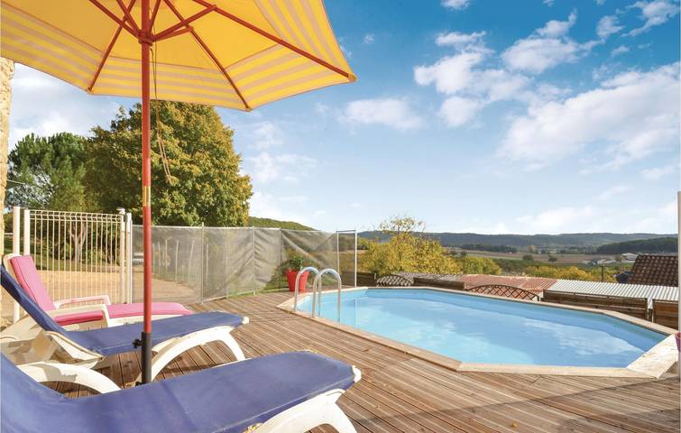 Geräumiges Apartment mit Pool, Parkplatz und WiFi - 2,5km nach Aubas in Aubas, Périgord Noir
