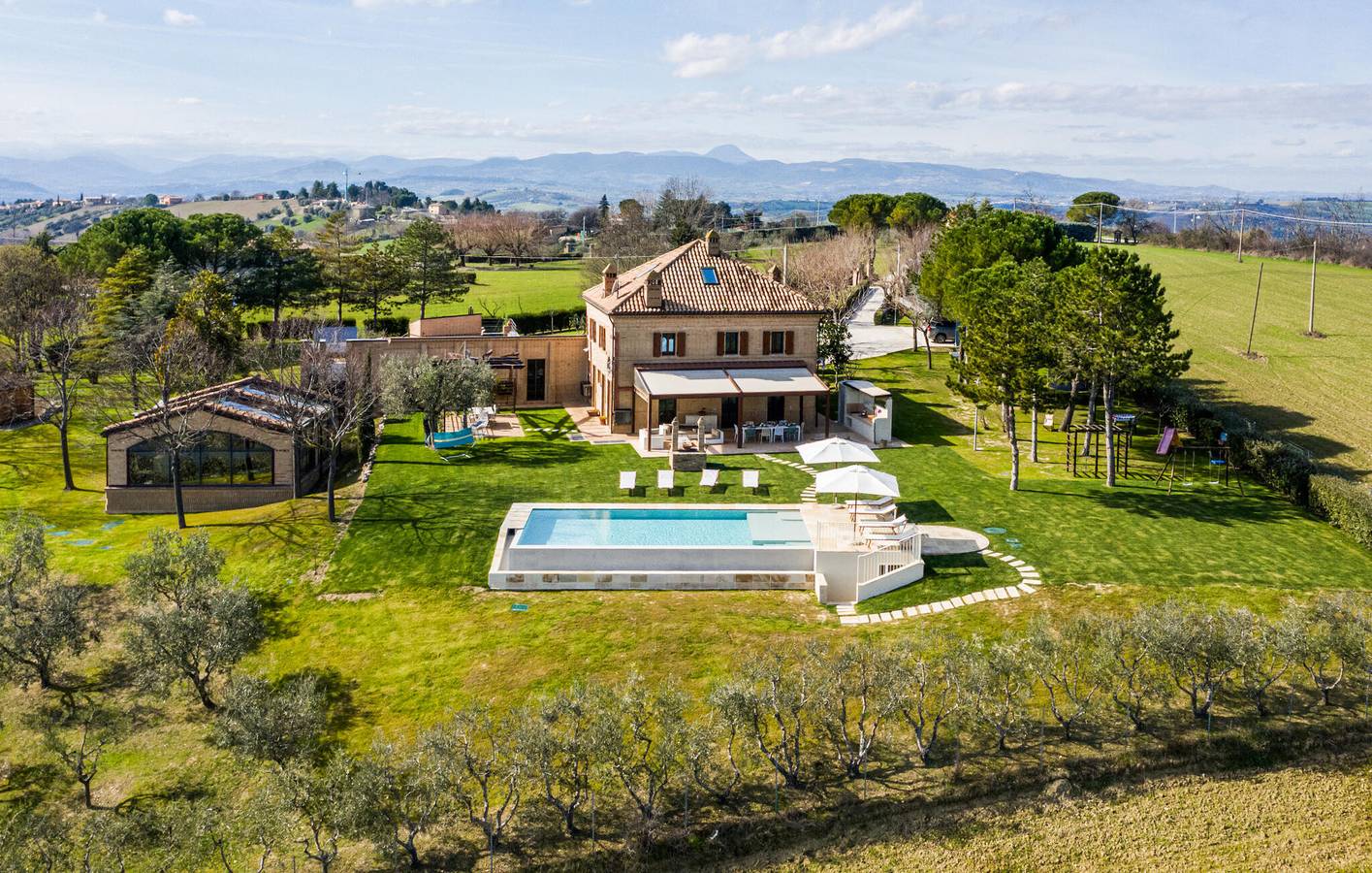 Casa de vacaciones para 10 personas con piscina in Macerata, Provincia de Macerata