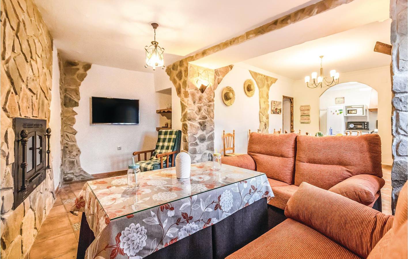 140m² Apartment with Pool, Terrace & WiFi, 100m to Café Bar, 1km to River in Mondrón, Periana
