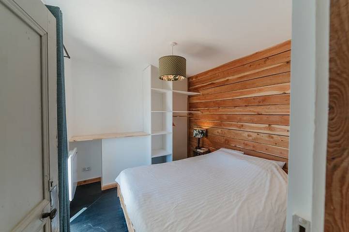 Gîte pour 6 personnes, avec terrasse et jardin, animaux acceptés à La Roche-des-Arnauds - 2