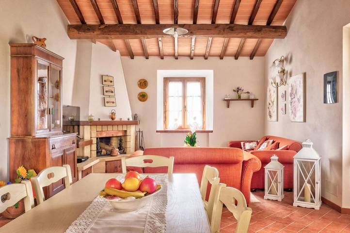 Villa per 4 persone, con panorama e giardino nonché vista lago in Sinalunga