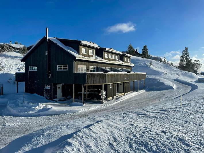 Ferieleilighet for 9 personer, med terrasse, barnevennlig på Sørlandet