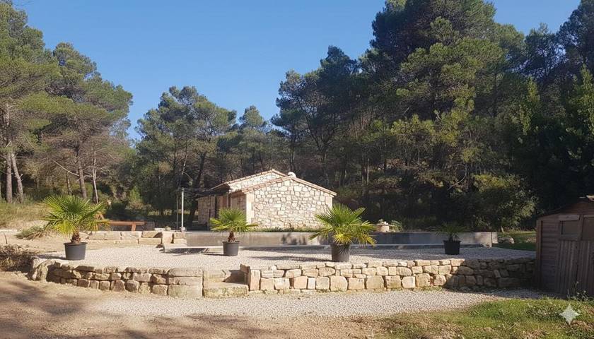 Location de vacances pour 4 personnes, avec vue ainsi que jardin et piscine, animaux acceptés à Les Baux-de-Provence - 3