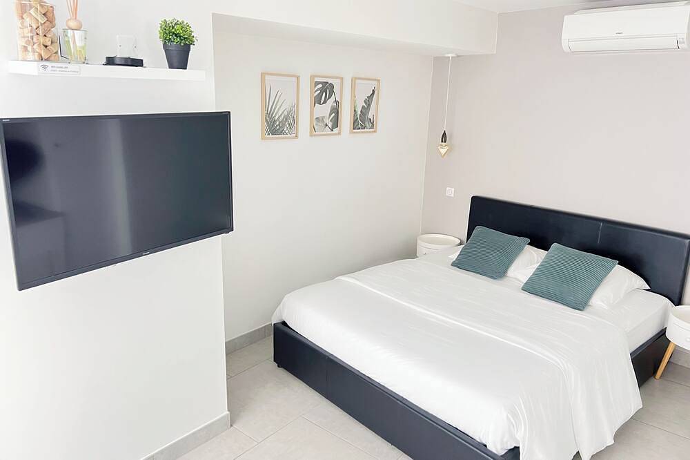Entire apartment, Privatization: 2 Spa & Sauna Suites in Chablis in Chablis, Auxerre region