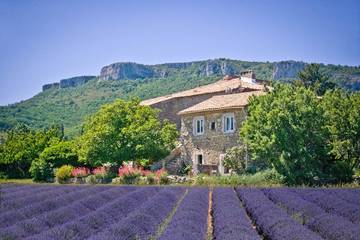 Gîte pour 6 personnes, avec jardin et terrasse à Gras