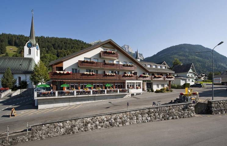 Hotel Sonne - Doppelzimmer Lodge mit Gemeinschaftsbad in Wildhaus, Wildhaus-Alt St. Johann