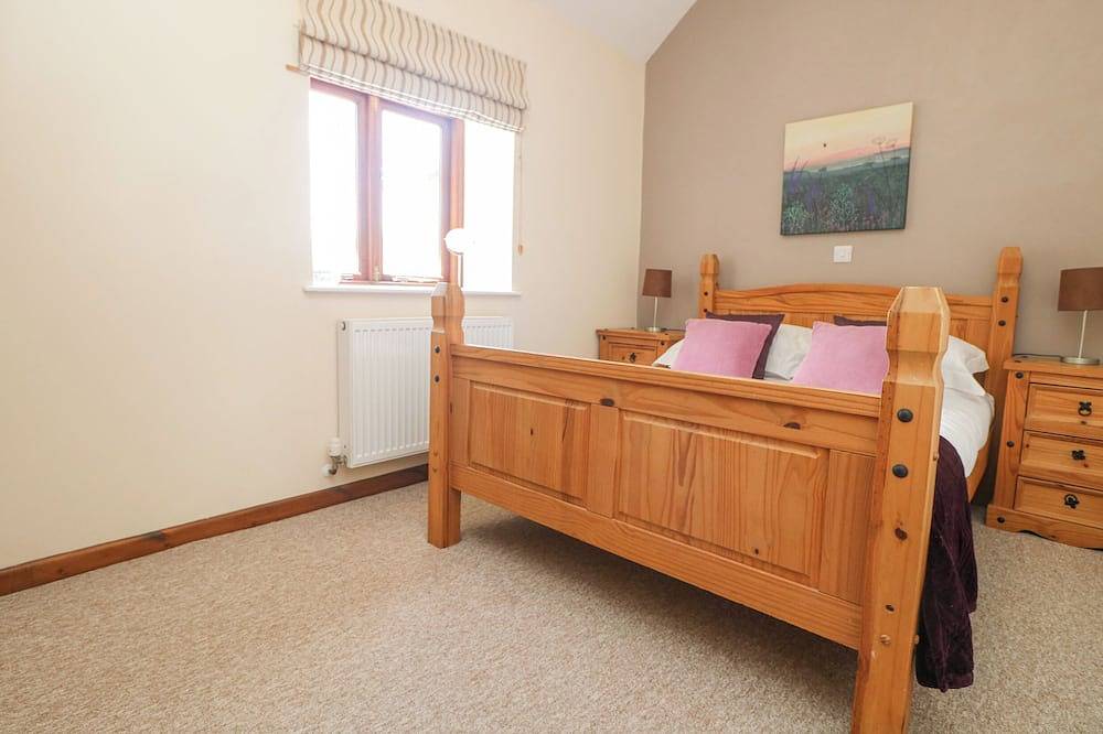 Willow, pet friendly, with a garden in Falmouth in Cornwall