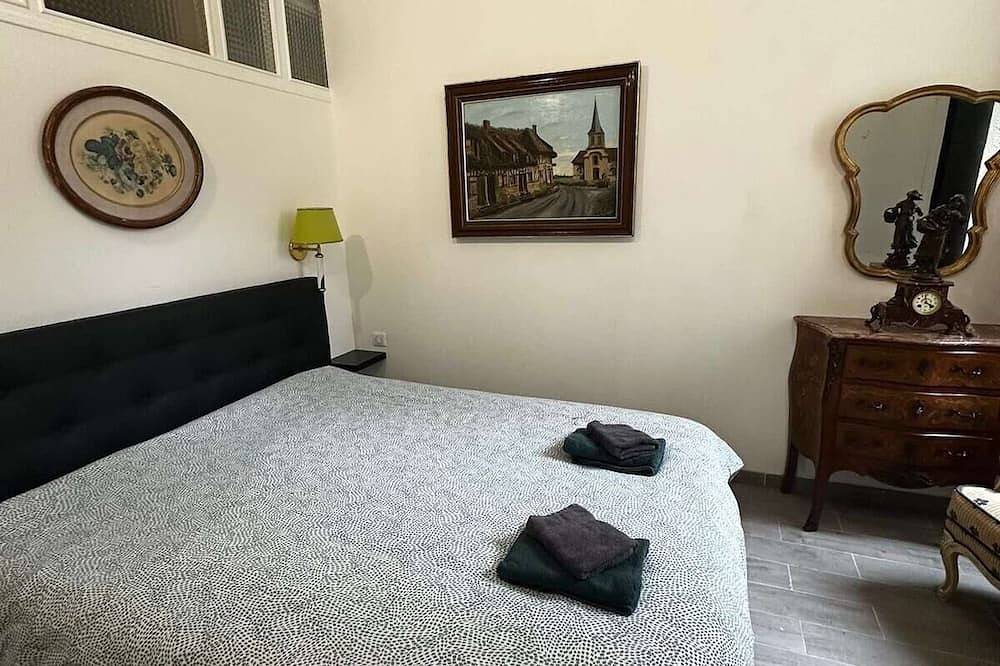 Entire apartment, Le Royal, F2 downtown in Bayeux, Bayeux region