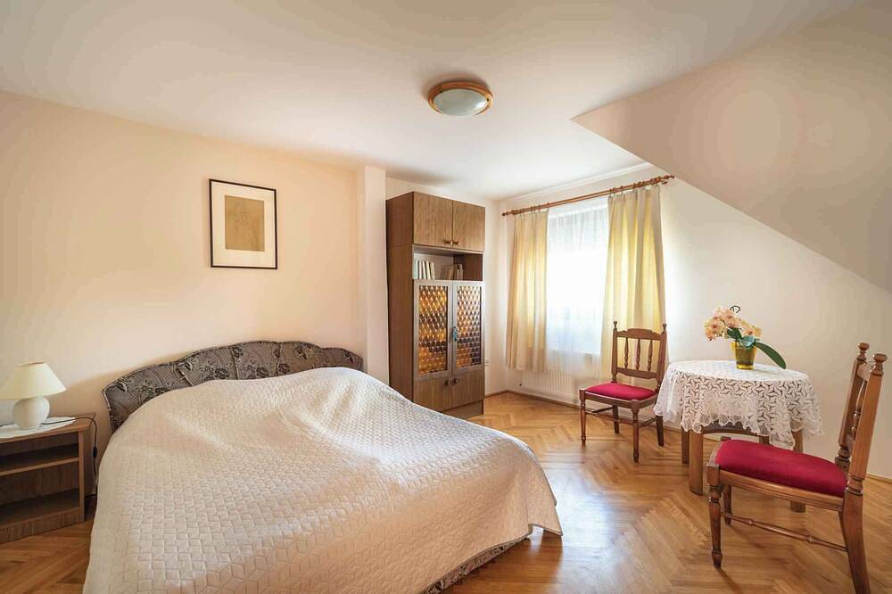 Ganze Wohnung, Ferienwohnung nur 200 m vom Strand enfernt in Keszthely, Balaton Region