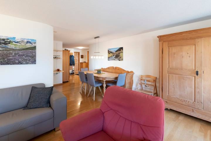 Ferienwohnung für 9 Personen, mit Ausblick und Garten sowie Balkon in Davos - 4