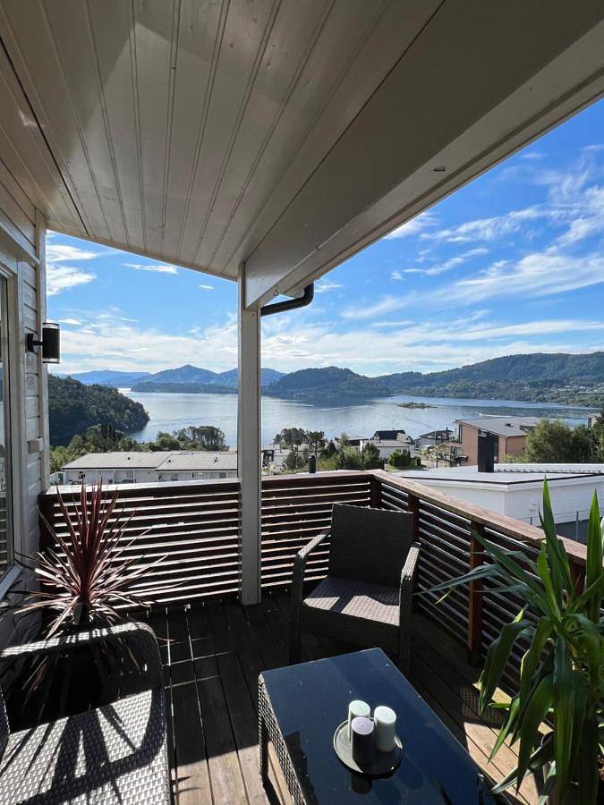 Ferienhaus für 4 Personen, mit Balkon und Terrasse sowie Garten und Ausblick in Lindås - 3
