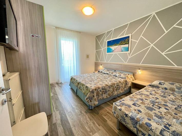 Appartement entier, Séjour dynamique avec piscine extérieure partagée in Porto Santa Margherita, Caorle