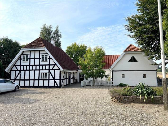 Ferienhaus für 12 Personen, mit Terrasse und Whirlpool - 1