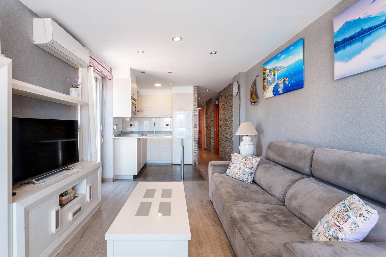 Apartamento entero, Apartamento 'Segrelles' con Wi-Fi y aire acondicionado in Canet de Berenguer, Costa de Valencia