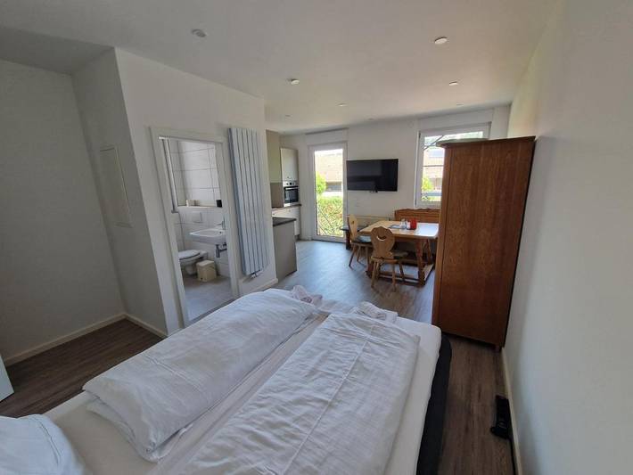 Hotel für 3 Personen, mit Balkon und Terrasse sowie Garten in Gaggenau - 4