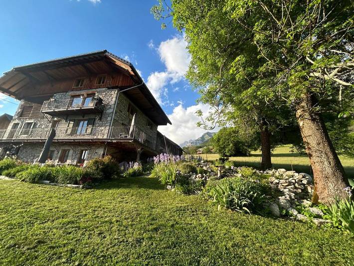 Location de vacances pour 6 personnes, avec vue et jardin à Montmin - 2