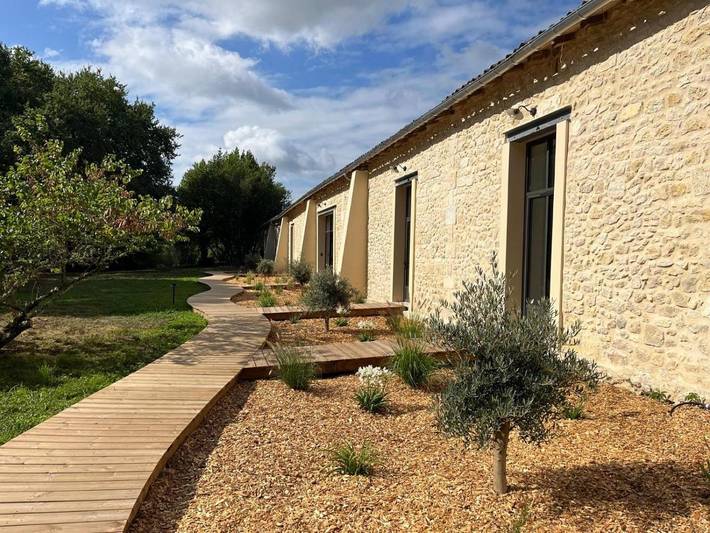 Hôtel pour 2 personnes, avec piscine ainsi que vue et jardin, animaux acceptés à Fargues-Saint-Hilaire - 2