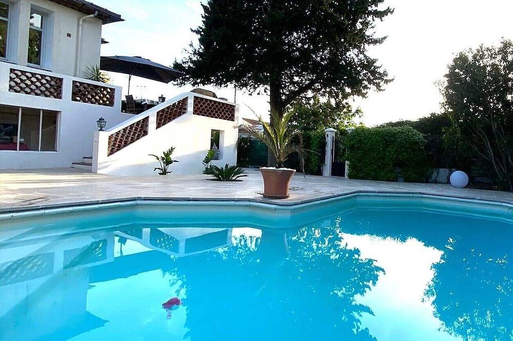 19th century farmhouse near Cannes beaches in quiet pool / spa / garden not overlooked in Mougins, Mediterranean Coast (France)