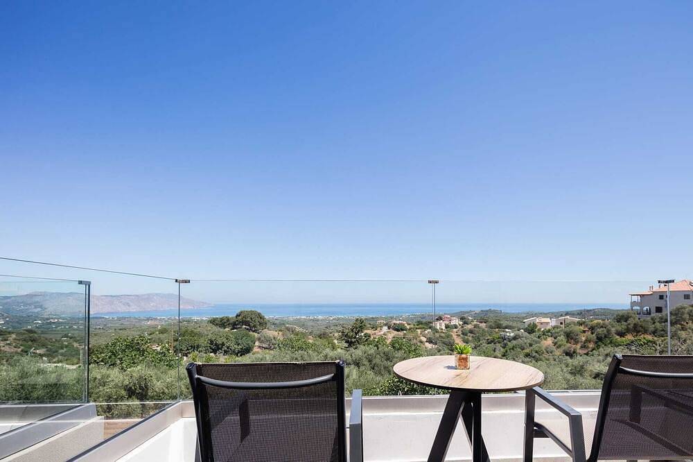 Horizon West Villa │Private Pool, Secluded Luxury Modern Villa in Chania und Umgebung