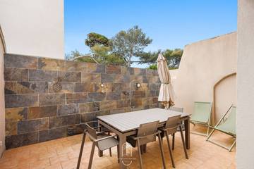 Cottage pour 4 personnes, avec terrasse, adapté aux familles dans Plage La Capte