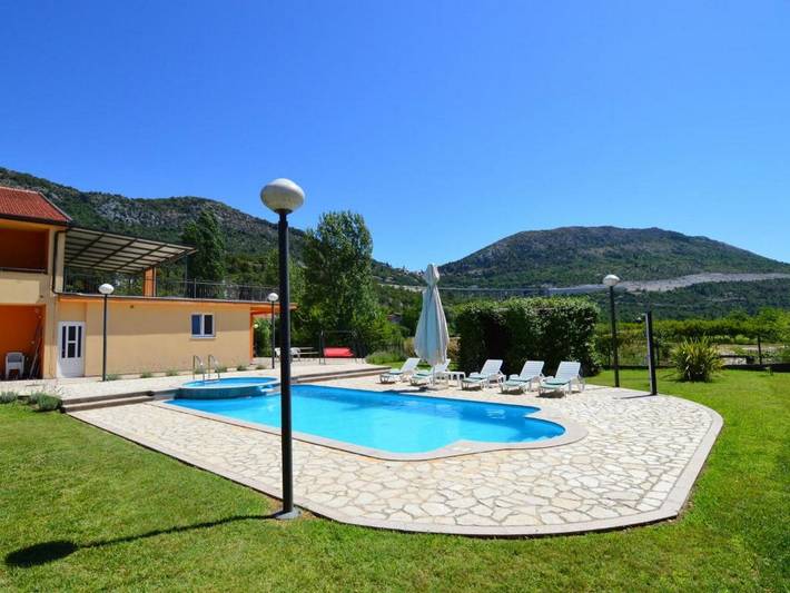 Ferienhaus für 14 Personen, mit Sauna und Whirlpool sowie Garten und Terrasse an der Makarska Riviera - 4