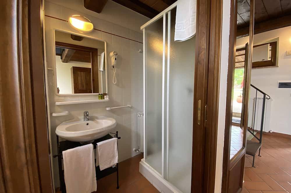 Apartamento entero, El Perugino - piscina y Wi-Fi, ideal para parejas in Paciano, Provincia de Perugia