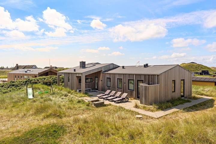 Ferienhaus für 7 Personen, mit Balkon/Terrasse und Whirlpool sowie Terrasse und Sauna in Houvig