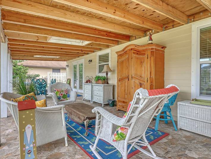 Vacation rental for 9 people, with yard and balcony, with pets in Sebastian