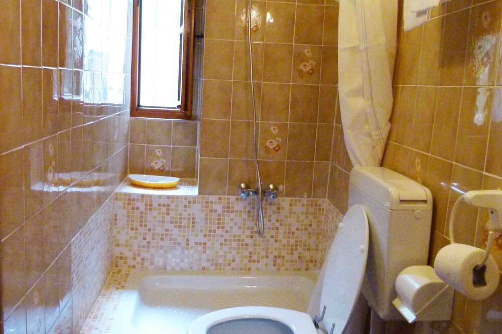 Ganze Wohnung, Casa Rosa - Ferienwohnung an der Blumenriviera - Qualitaet zum Guten Preis in Diano San Pietro, Riviera di Ponente