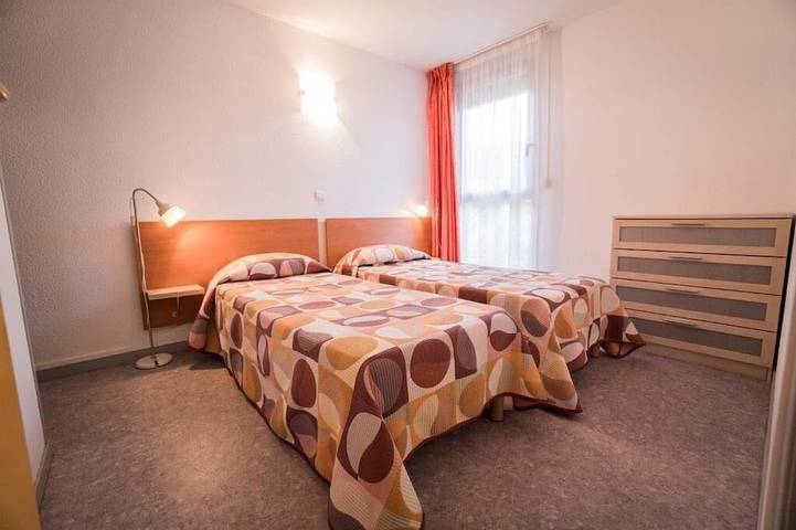 Gîte pour 4 personnes, avec Balcon ainsi que Jardin et Piscine à Salies-de-Béarn - 2