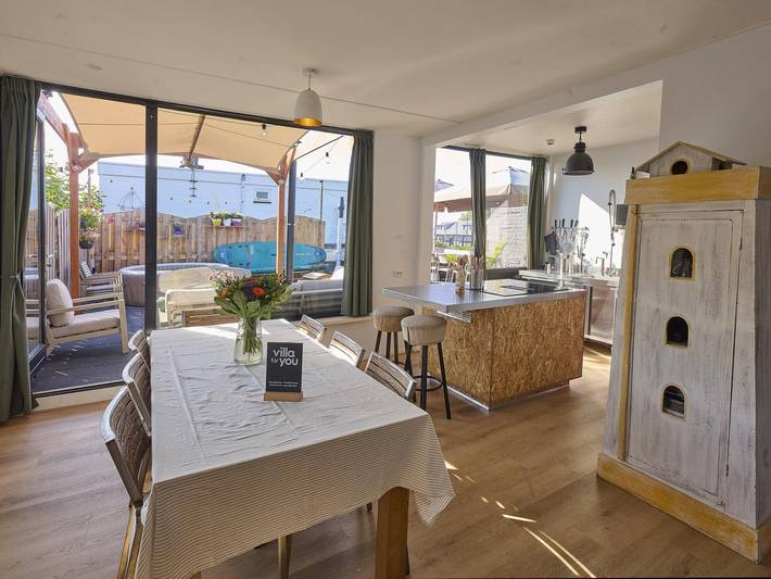 Ganze Wohnung, Wohnung in Kaag mit Dachterrasse und Whirlpool in Kaag, Groene Hart