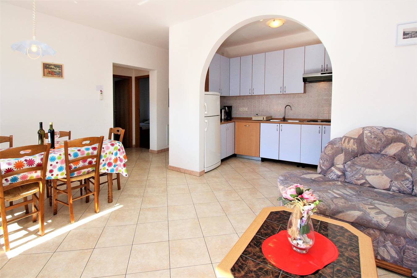 Ganze Wohnung, Apartment Lucijana Nr.4 - mit Balkon, 150m vom Strand entfernt in Baska, Krk