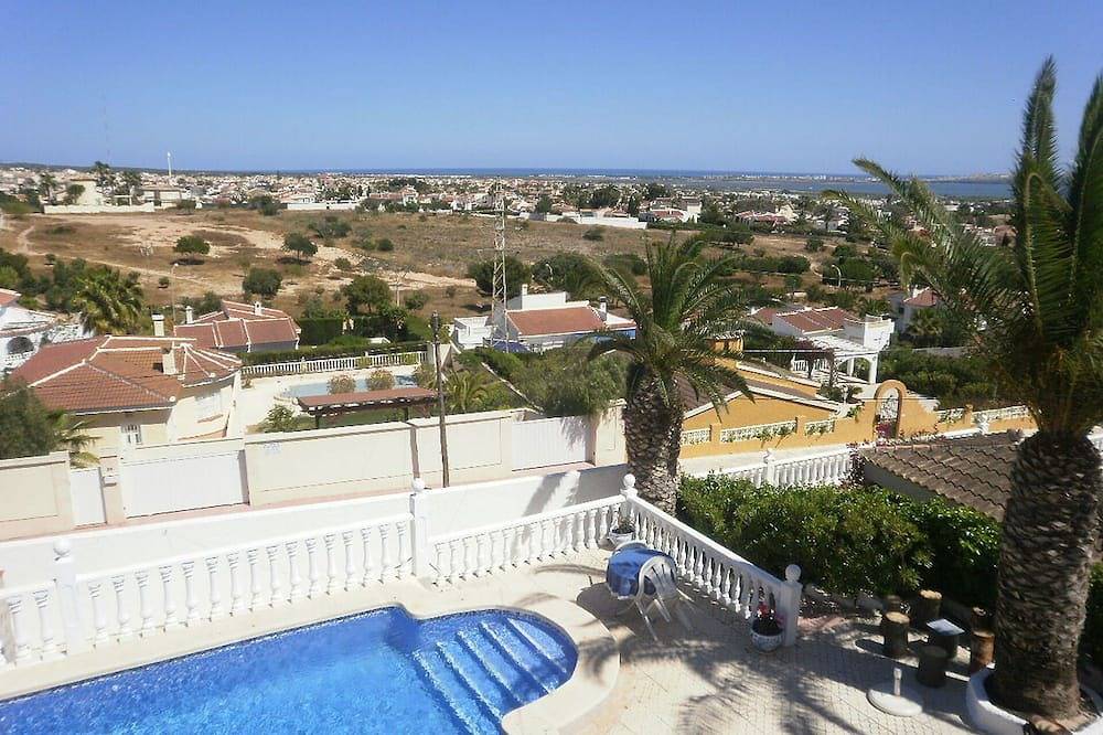Traditional Spanish house with private swimming pool in Ciudad Quesada, Rojales