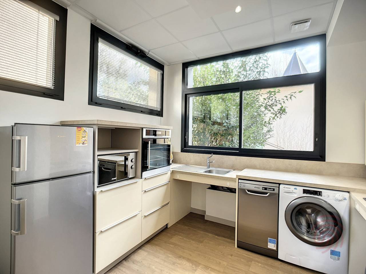 Appartement entier, Appartement F3 Climatisé Pmr à 50m des Thermes avec Terrasse et Parking, Animaux Acceptés in Lamalou-les-Bains, Région de Béziers