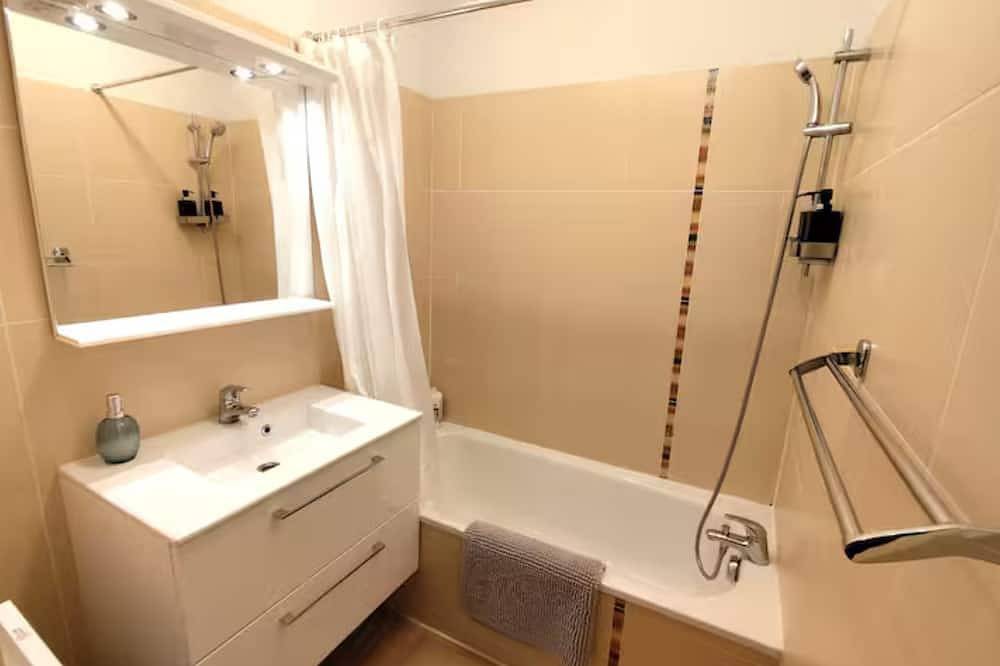 Apartamento entero, La Noria - Aucamville | Comfort, Secure Parking & Easy Access in Toulouse in Aucamville, Alto Garona