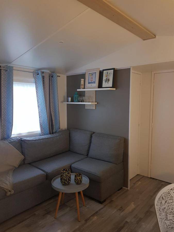 Parc de vacances pour 6 personnes, avec Balcon et Terrasse ainsi que Jardin et Bassin pour enfant en Charente-Maritime