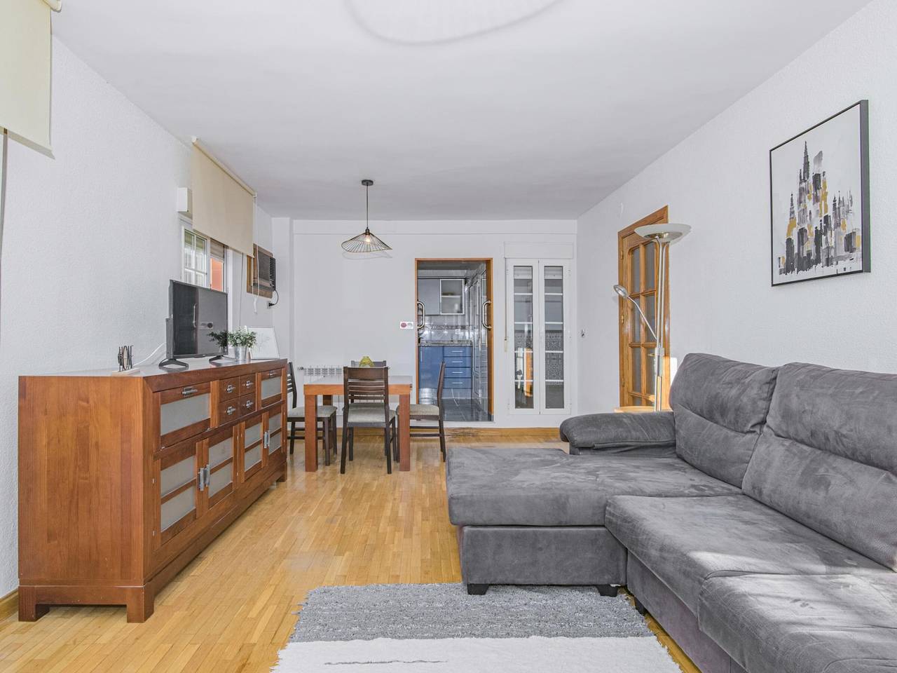 Ganze Wohnung, Helles Penthouse in Granada, 2 Schlafzimmer, ausgestattete Küche, Terrasse in Chana (Granada), Granada