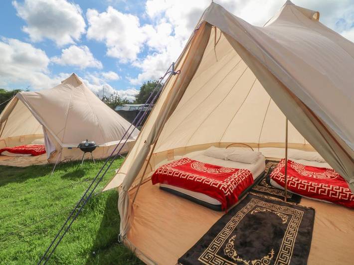 Holiday home for 8 people, with Hot tub and Garden in Peak District