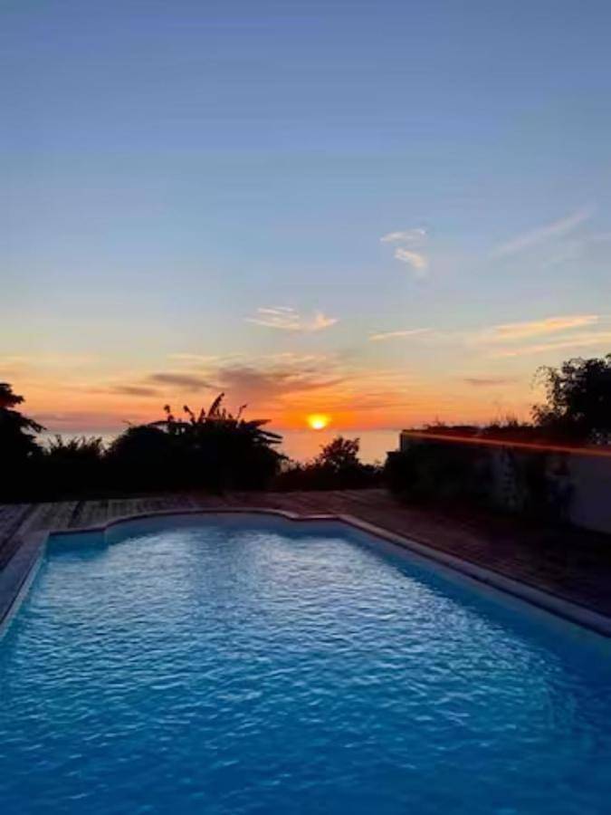 Appartement de vacances pour 2 personnes, avec vue ainsi que jardin et piscine