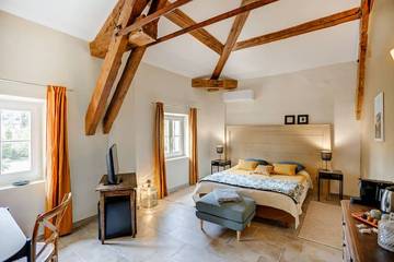 Maison d’hôte pour 2 personnes, avec piscine et terrasse à Pont-Saint-Esprit