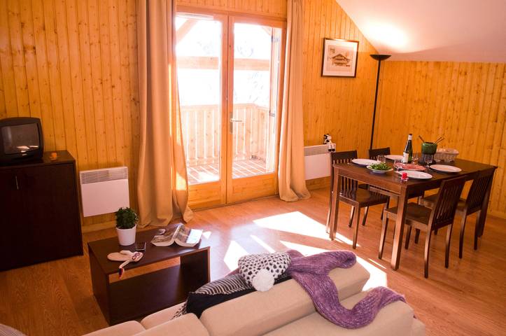 Location de vacances pour 6 personnes, avec Balcon ainsi que Piscine et Sauna à Saint-Jean-d'Arves