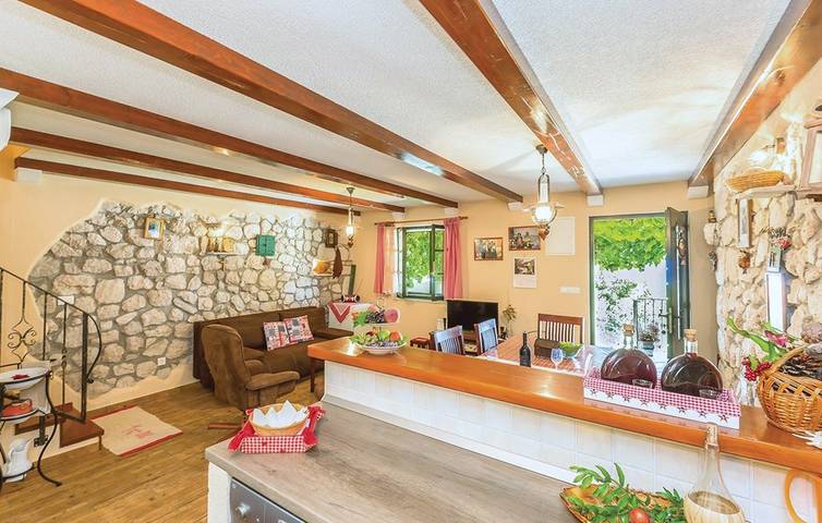 Ferienhaus für 4 Personen, mit Meerblick und Balkon sowie Terrasse und Garten an der Makarska Riviera - 2