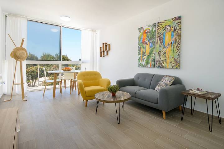 Holiday home for 2 people, with pool in Puerto del Carmen Old Town