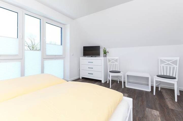 Ferienhaus für 4 Personen, mit Terrasse und Garten in Carolinensiel - 3