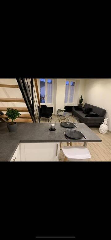 Gîte pour 2 personnes, avec terrasse ainsi que jardin et vue à Hautvillers